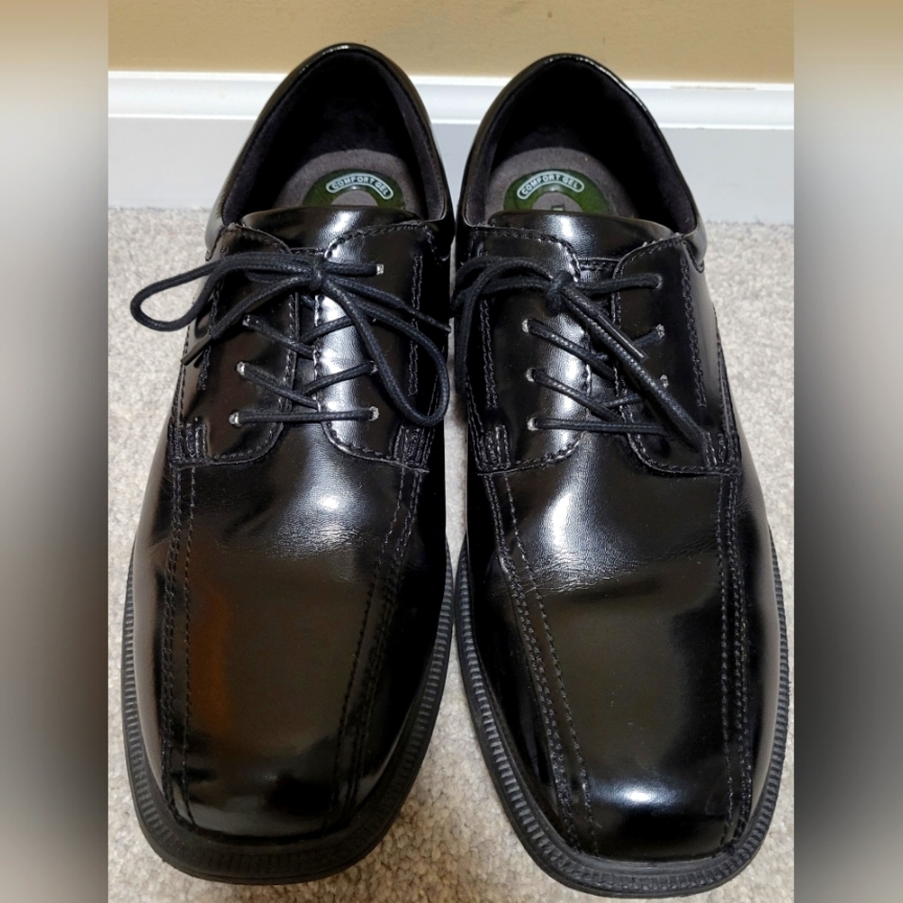 Men's sz.12 casual/ dressy shoes. Black